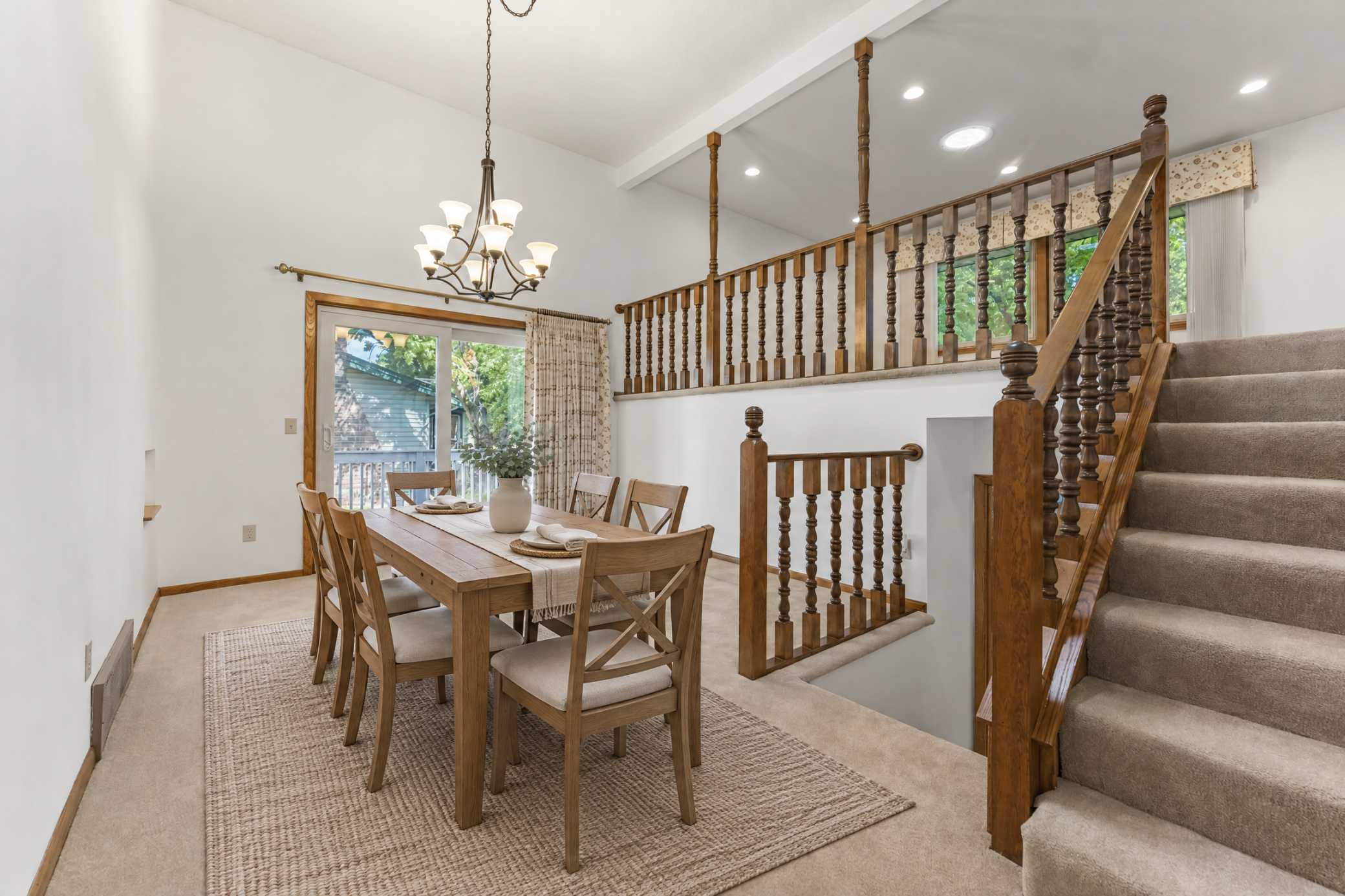 1810 Howell ST N, Falcon Heights, MN 55113