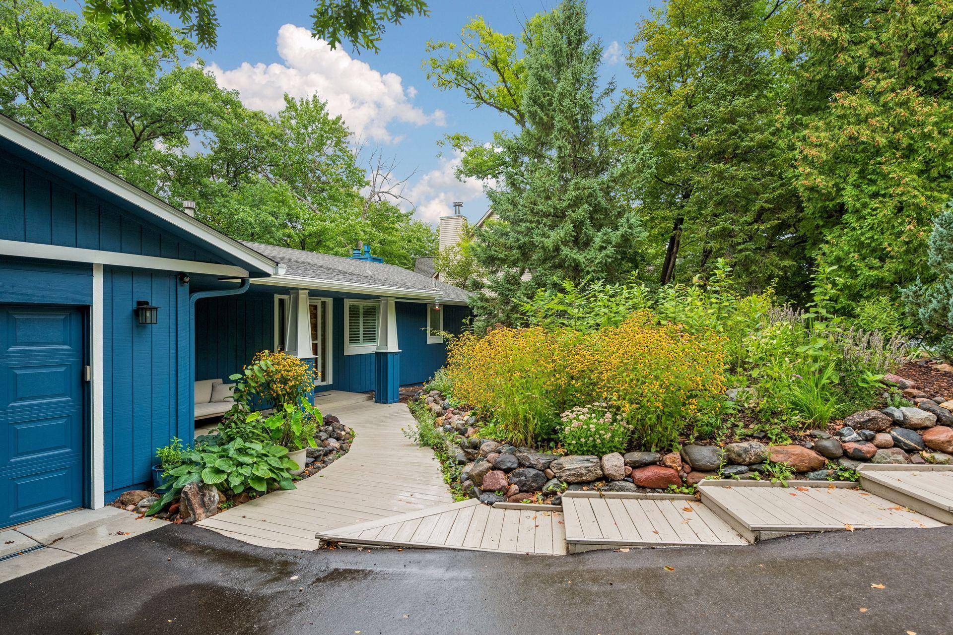 8756 Walton Oaks DR, Bloomington, MN 55438