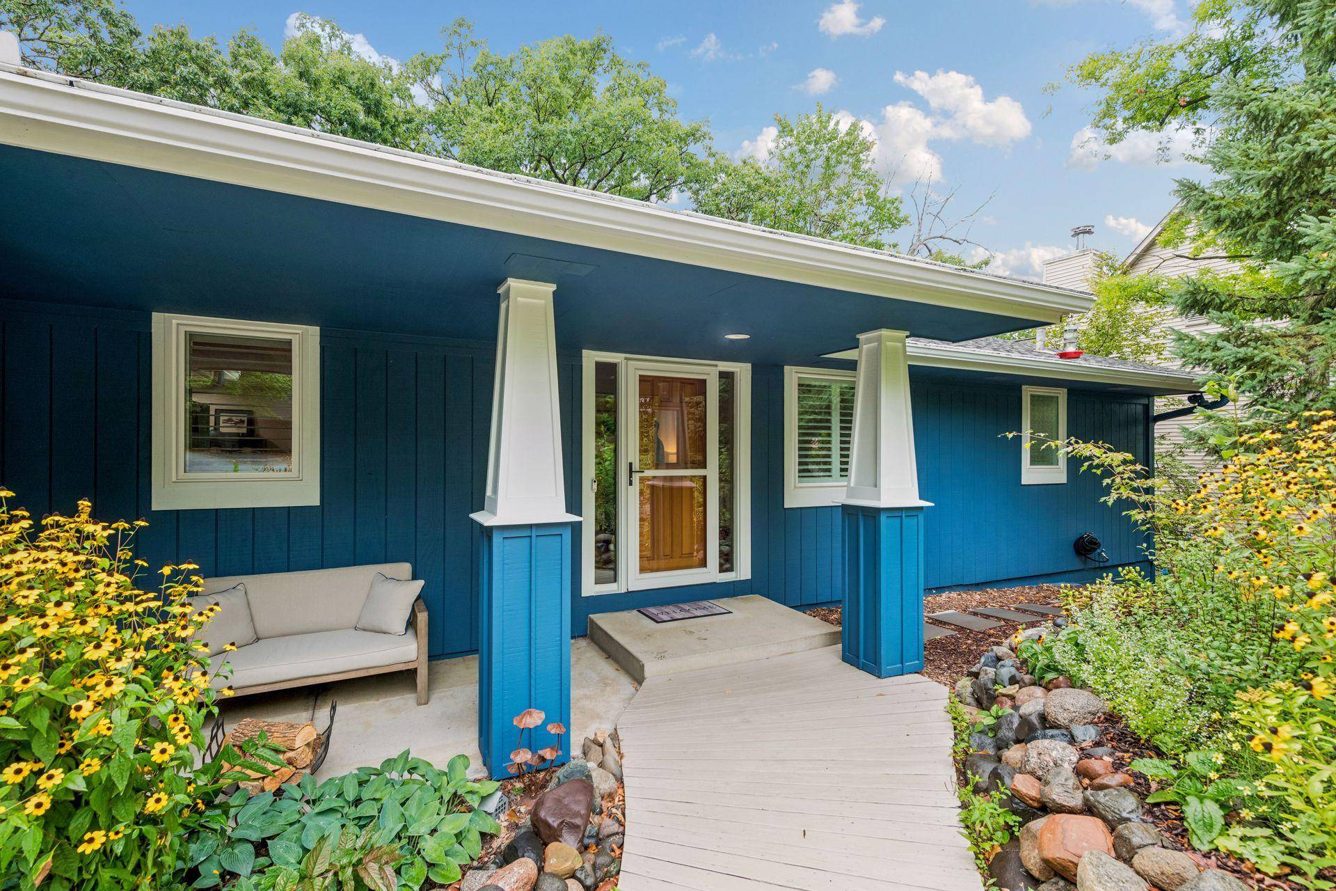 8756 Walton Oaks DR, Bloomington, MN 55438