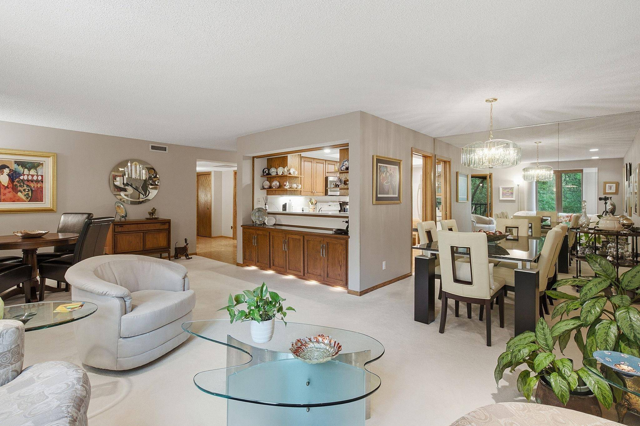 6051 Laurel AVE #214, Golden Valley, MN 55416