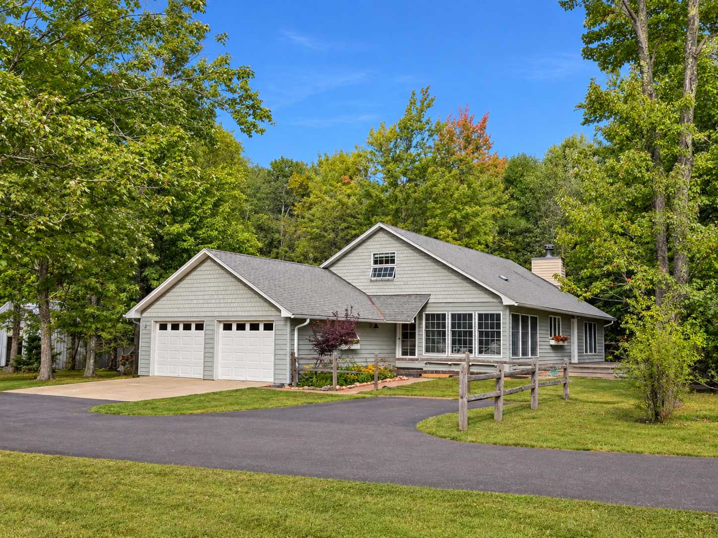 870 Middle RD, La Pointe, WI 54850