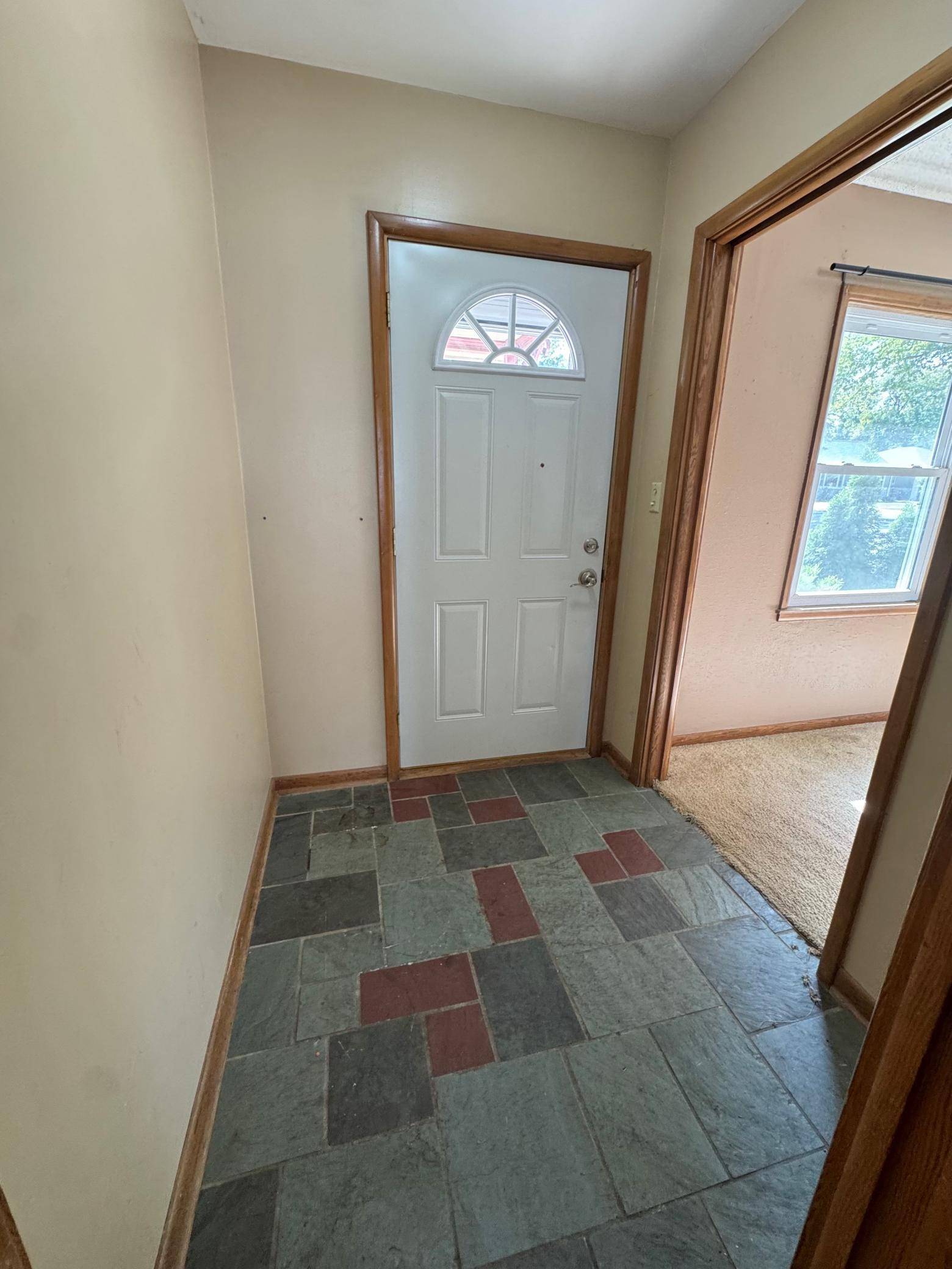 408 Southview DR, Marshall, MN 56258