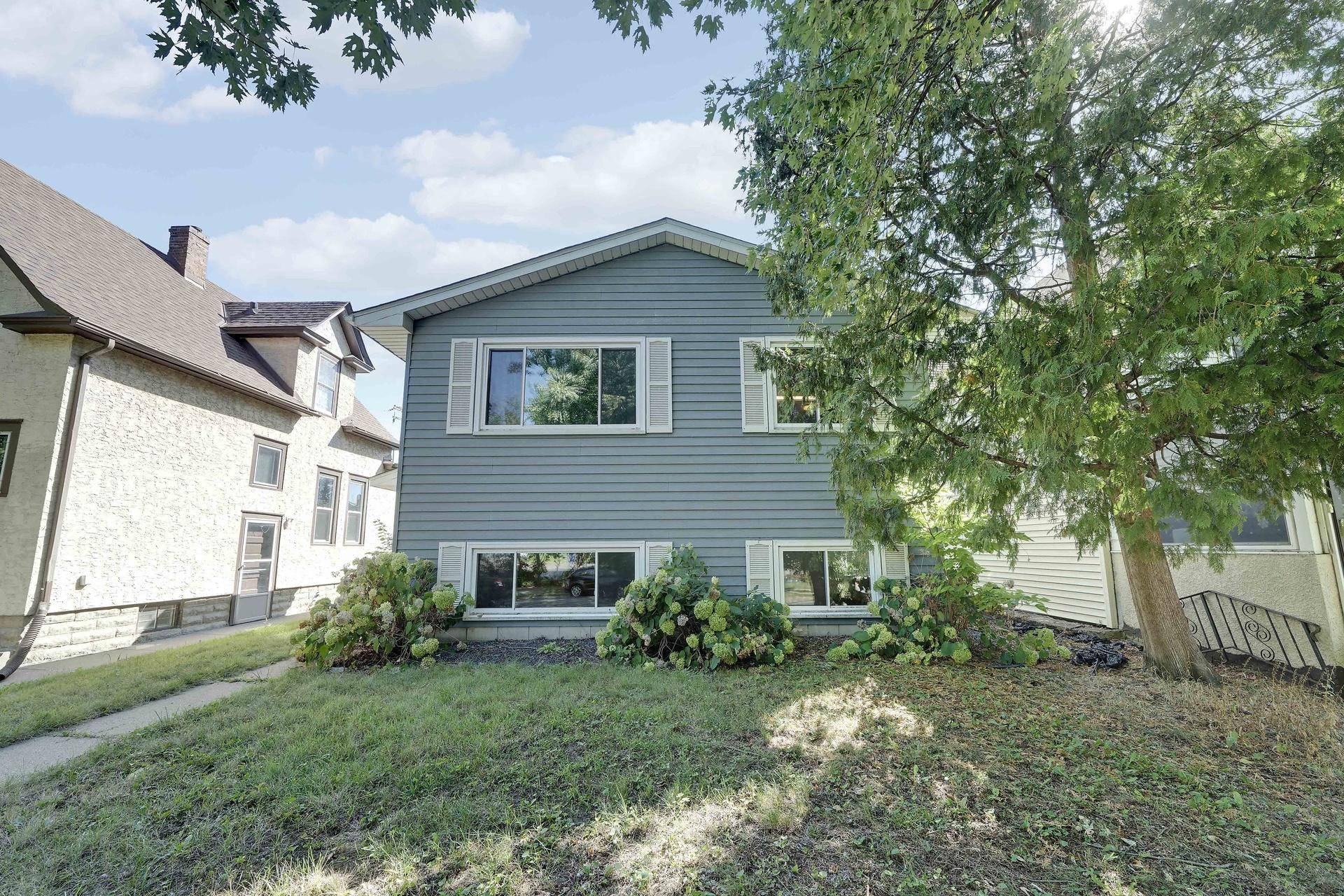 800 Hawthorne AVE E, Saint Paul, MN 55106
