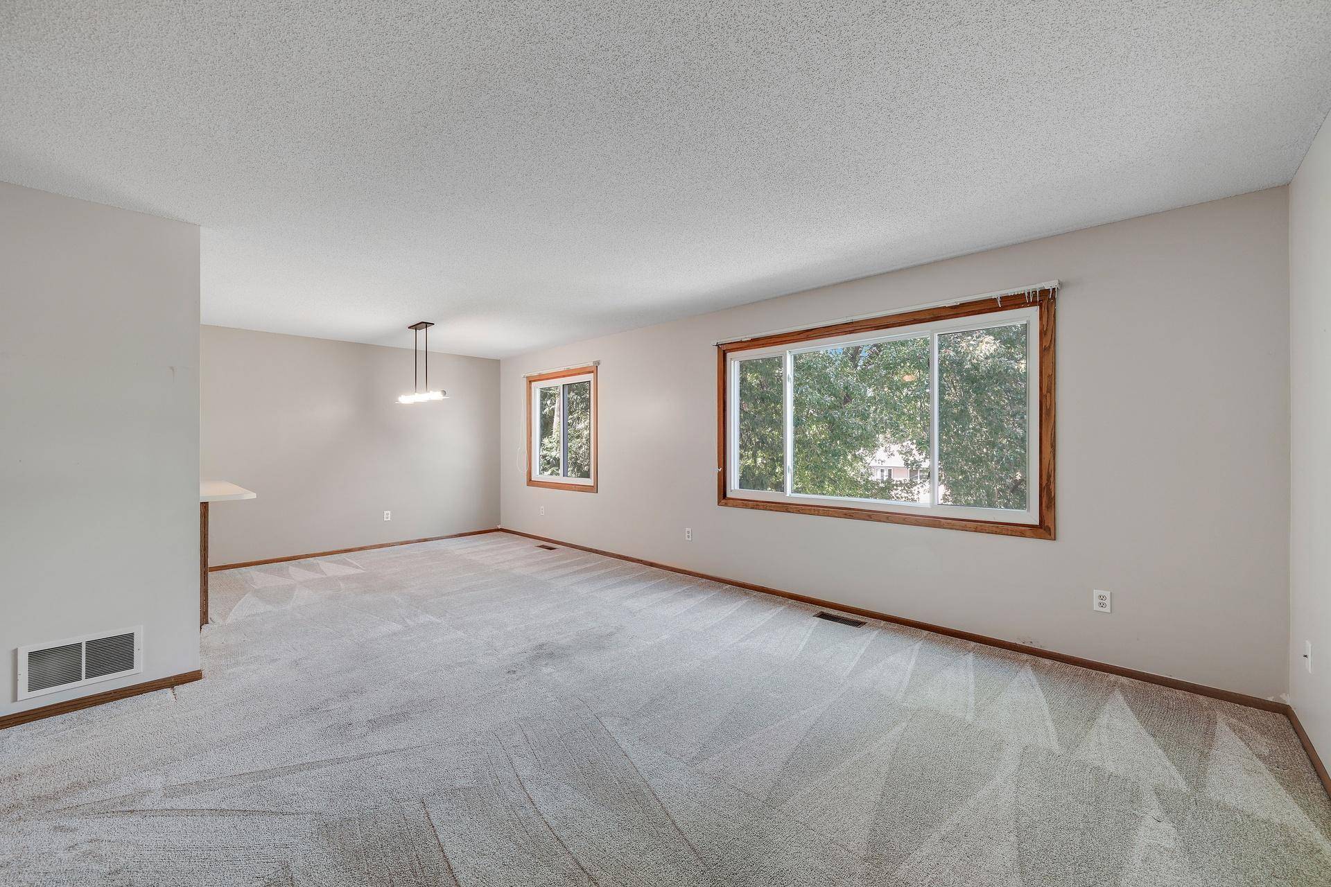 800 Hawthorne AVE E, Saint Paul, MN 55106