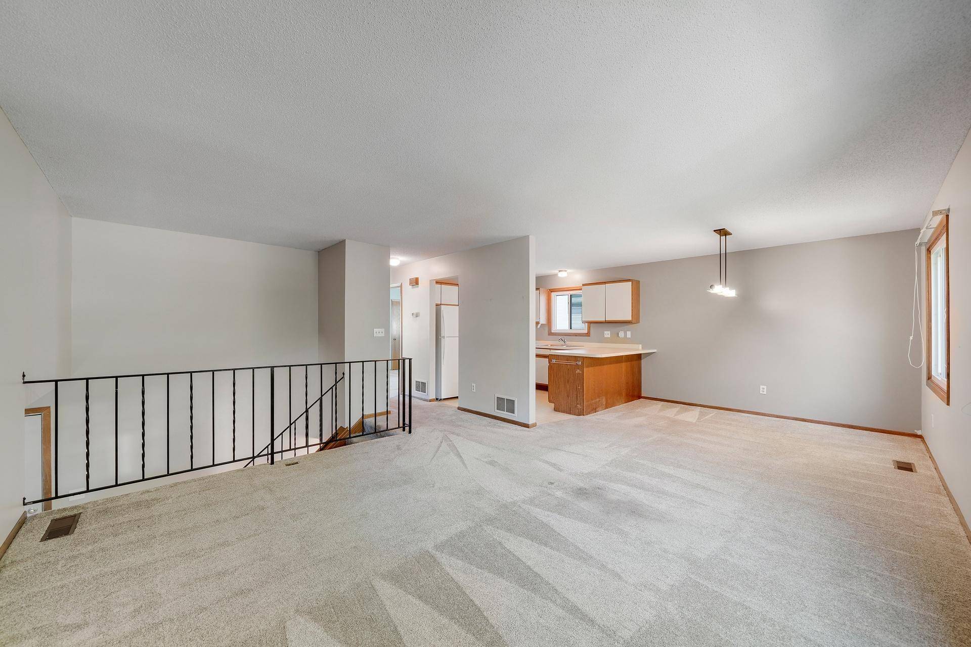 800 Hawthorne AVE E, Saint Paul, MN 55106