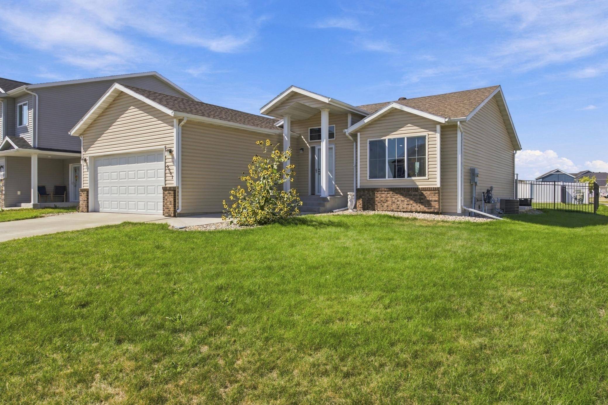 6001 59 ST S, Fargo, ND 58104