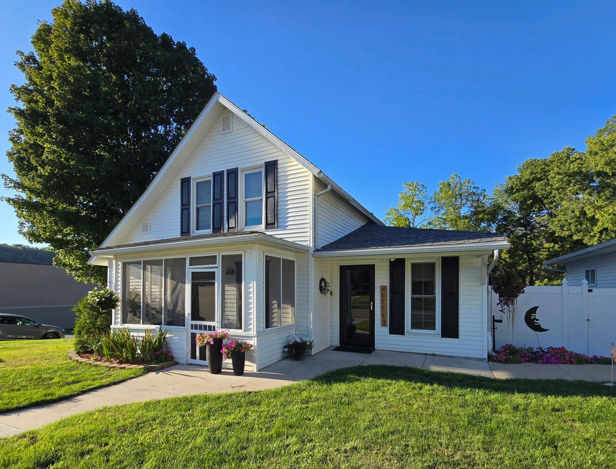 300 Kirkwood ST E, Lanesboro, MN 55949
