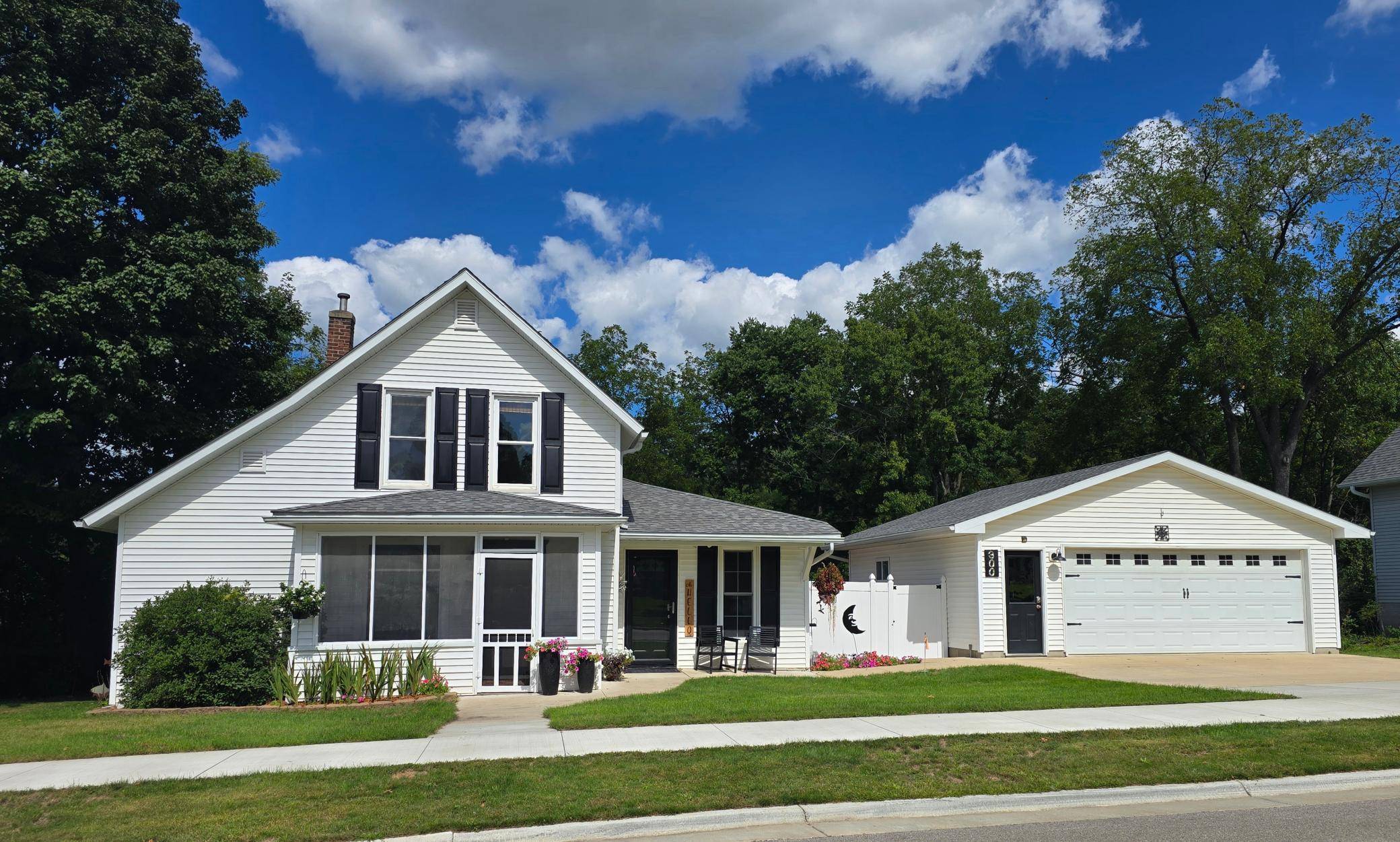 300 Kirkwood ST E, Lanesboro, MN 55949