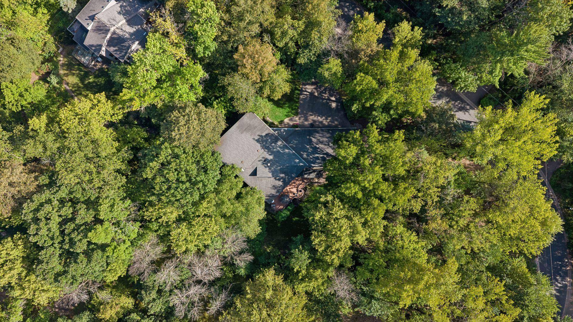 16 Timberglade RD, Bloomington, MN 55437