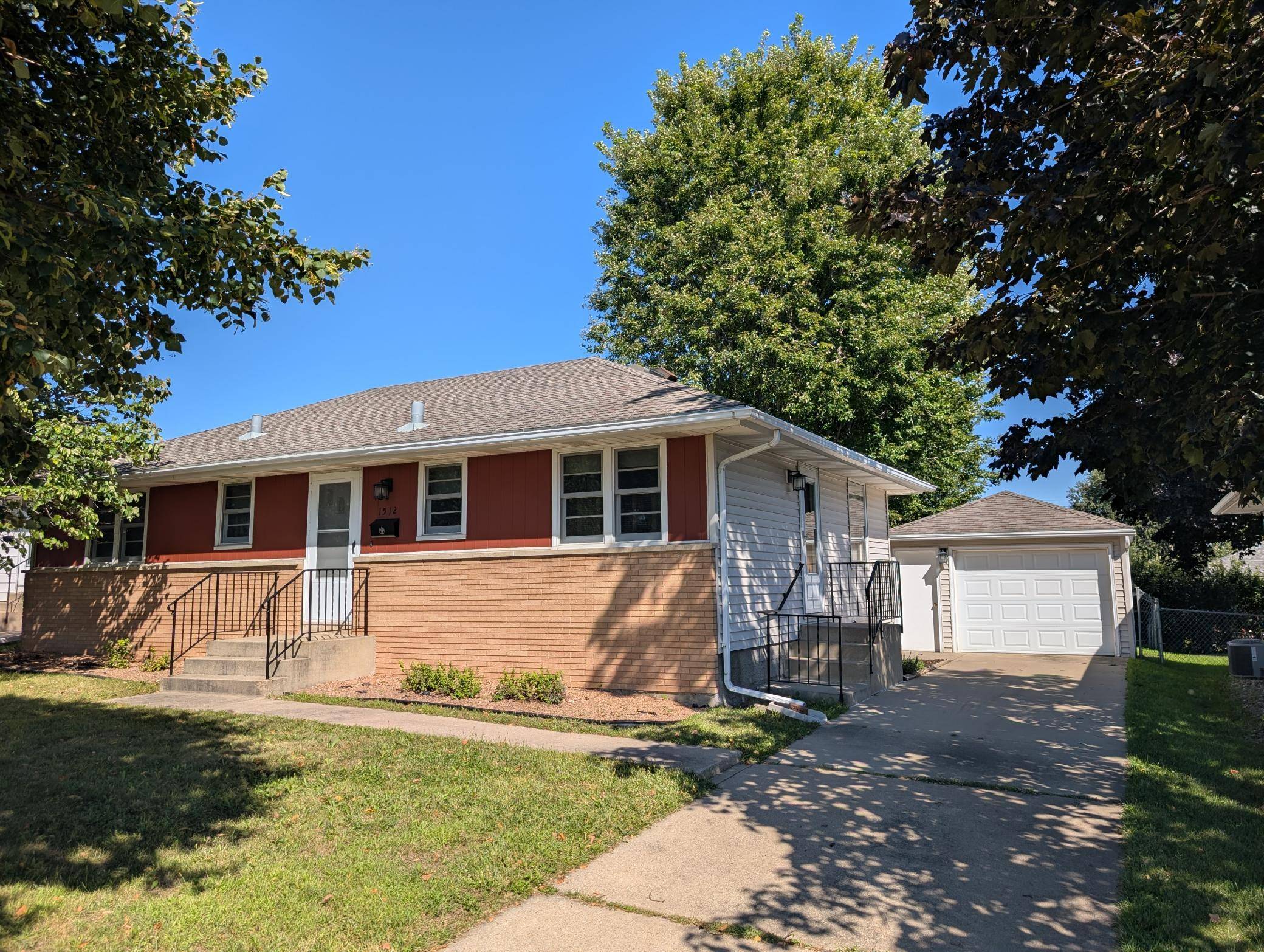 1512 16 1/2 AVE, Rochester, MN 55901