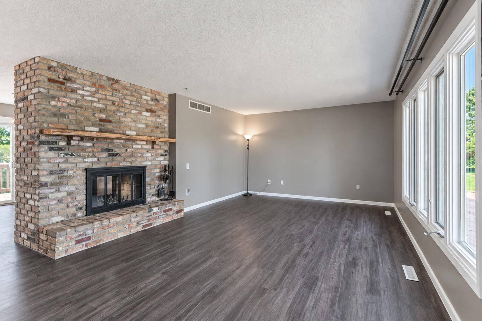 1011 N Cordova AVE, Le Center, MN 56057