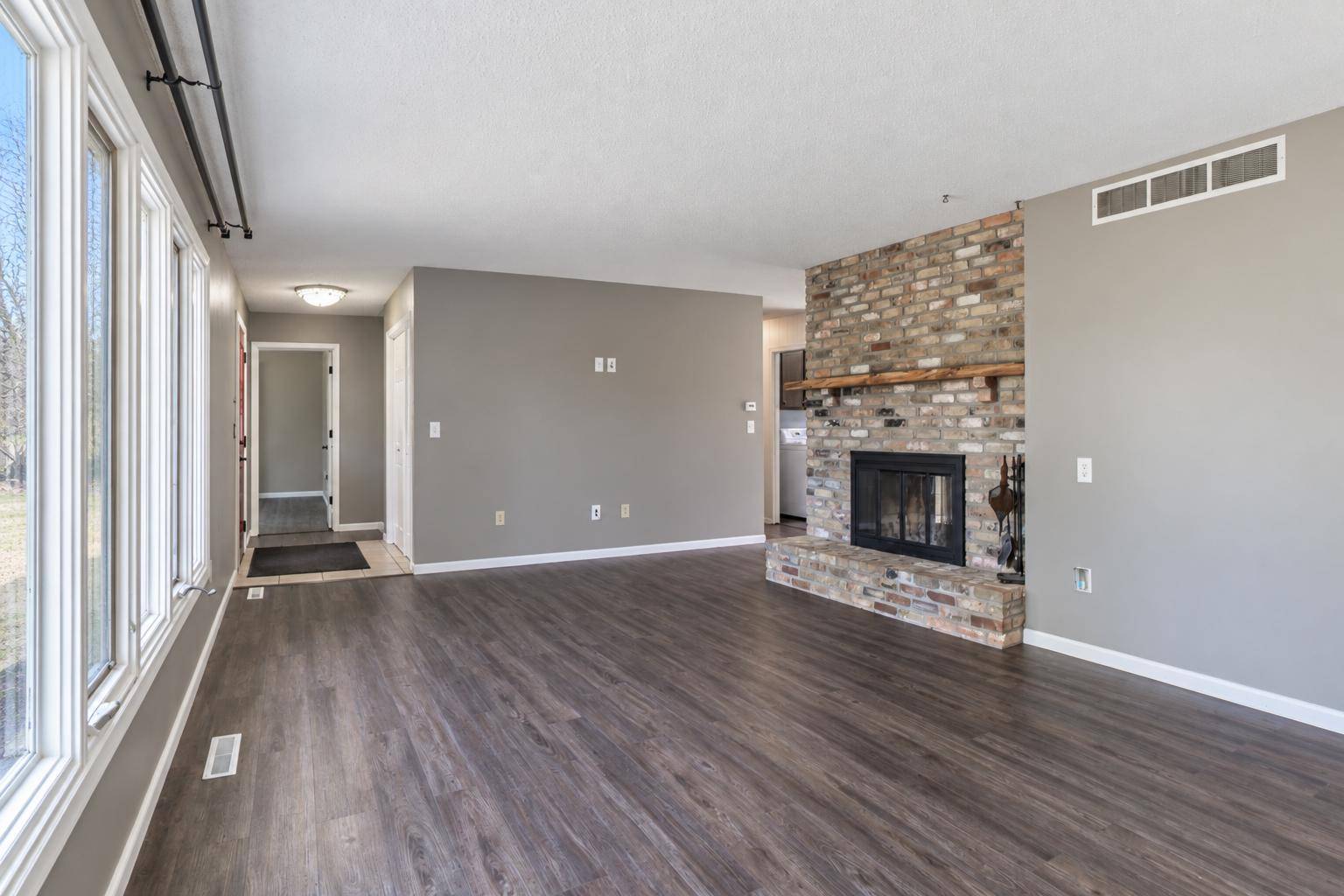 1011 N Cordova AVE, Le Center, MN 56057
