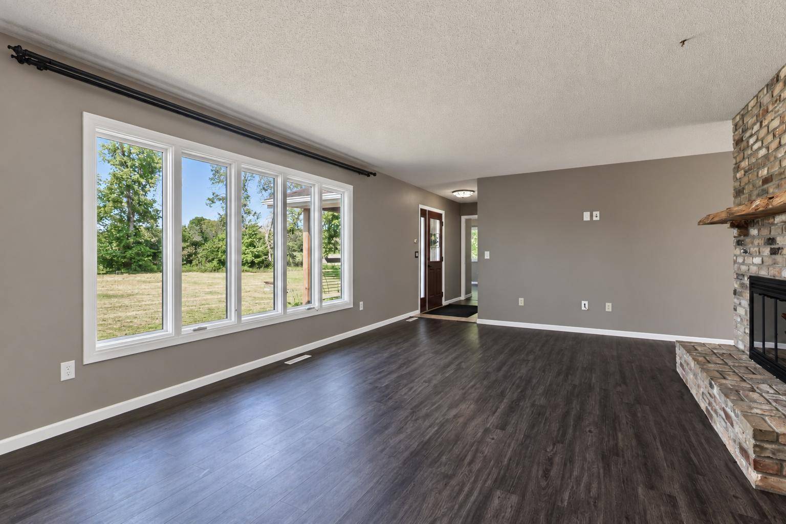 1011 N Cordova AVE, Le Center, MN 56057