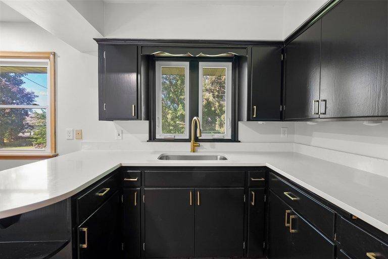 1689 Edgemont ST, Maplewood, MN 55117