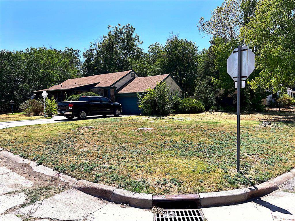 1004 NW Laird AVE, Lawton, OK 73507