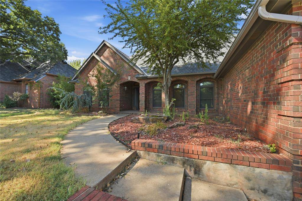 13513 Green Cedar LN, Oklahoma City, OK 73131