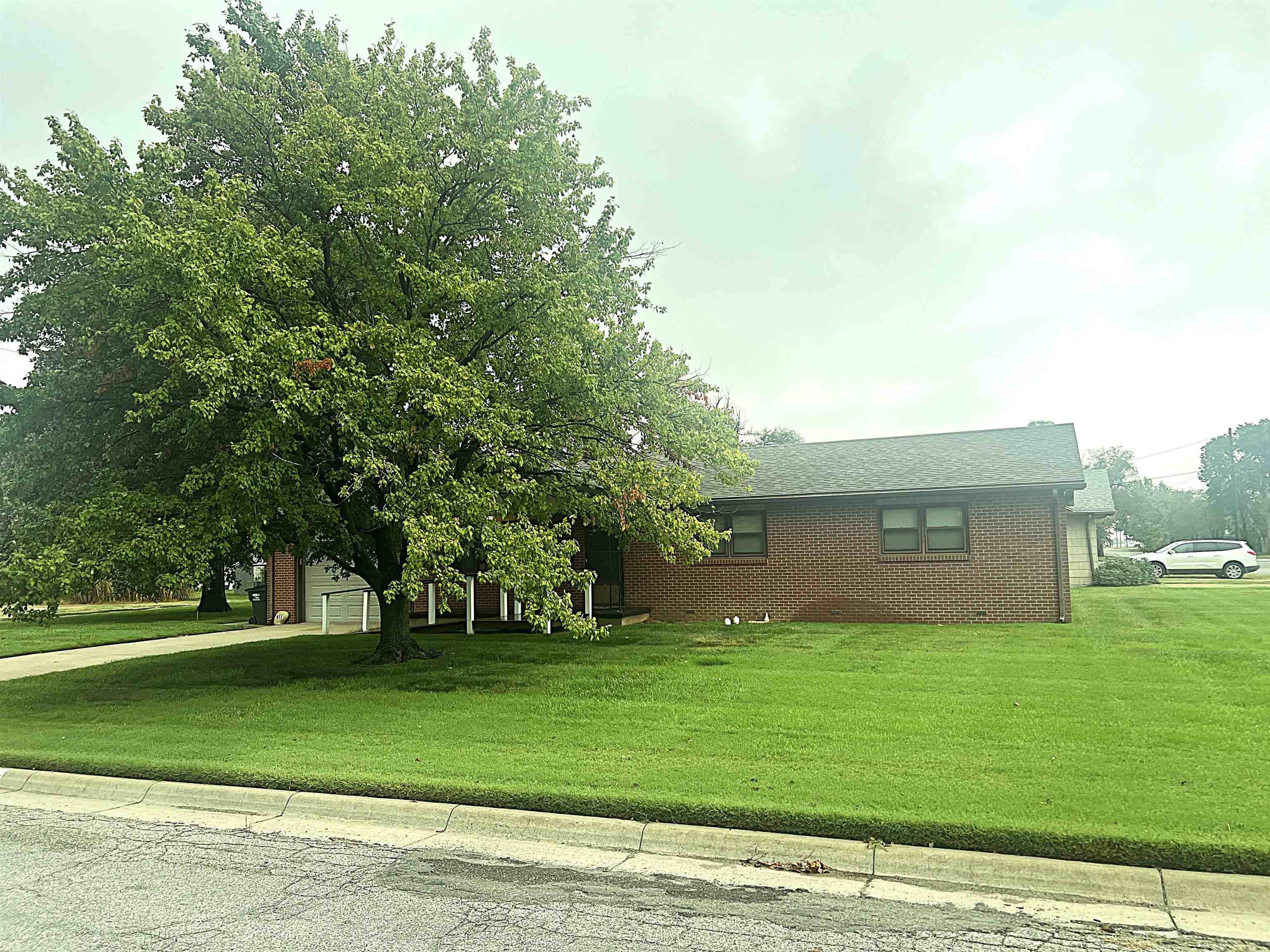 411 E 2nd, St John, KS 67676