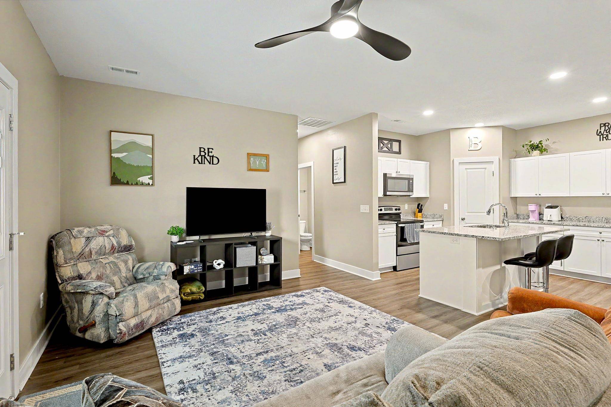 5227 N Cypress, Bel Aire, KS 67220