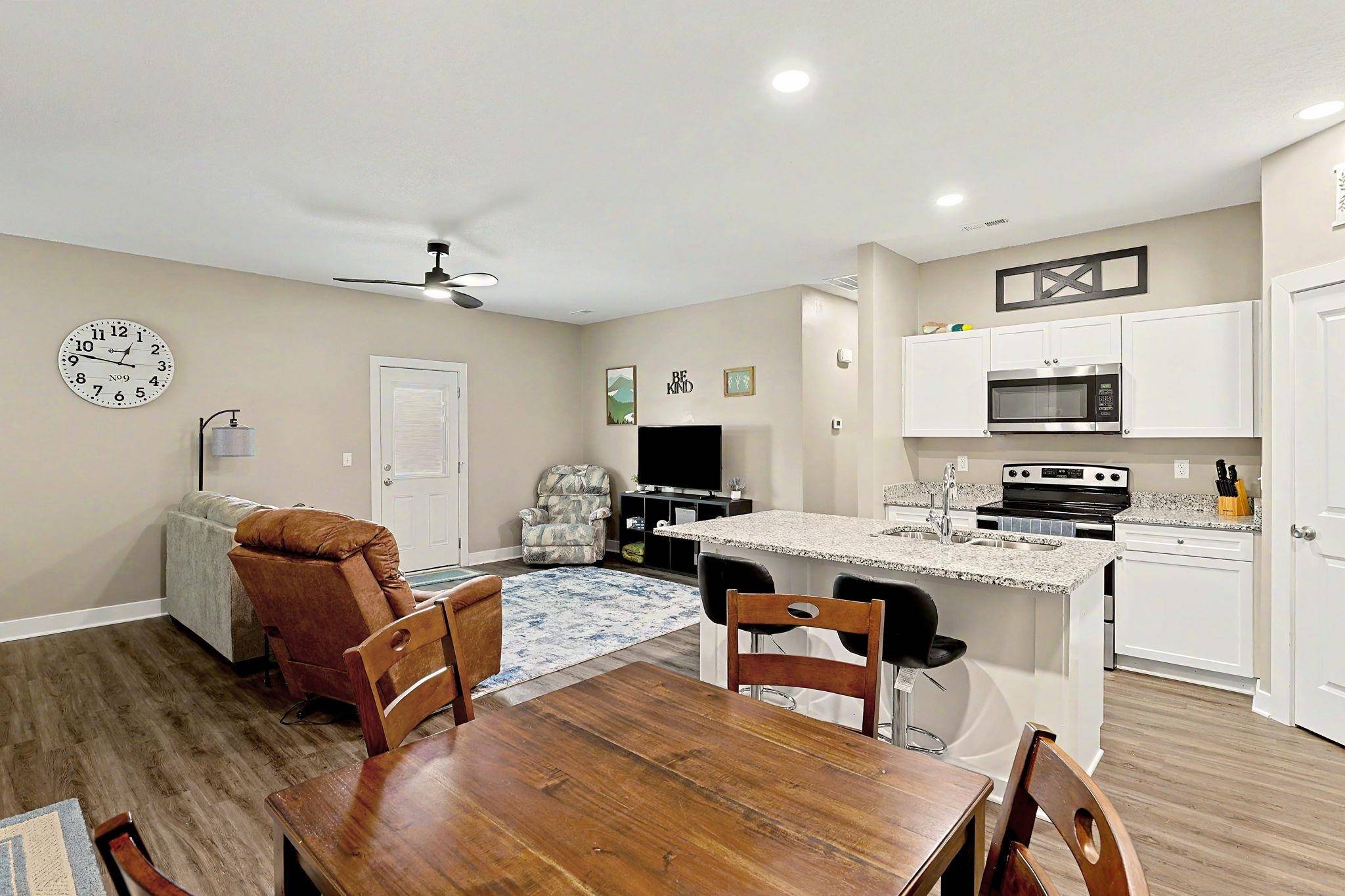 5227 N Cypress, Bel Aire, KS 67220