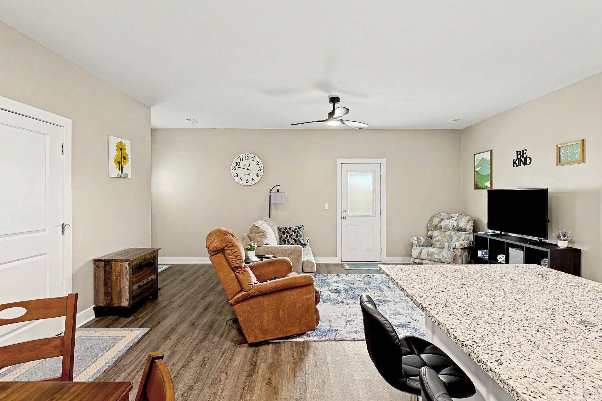 5227 N Cypress, Bel Aire, KS 67220