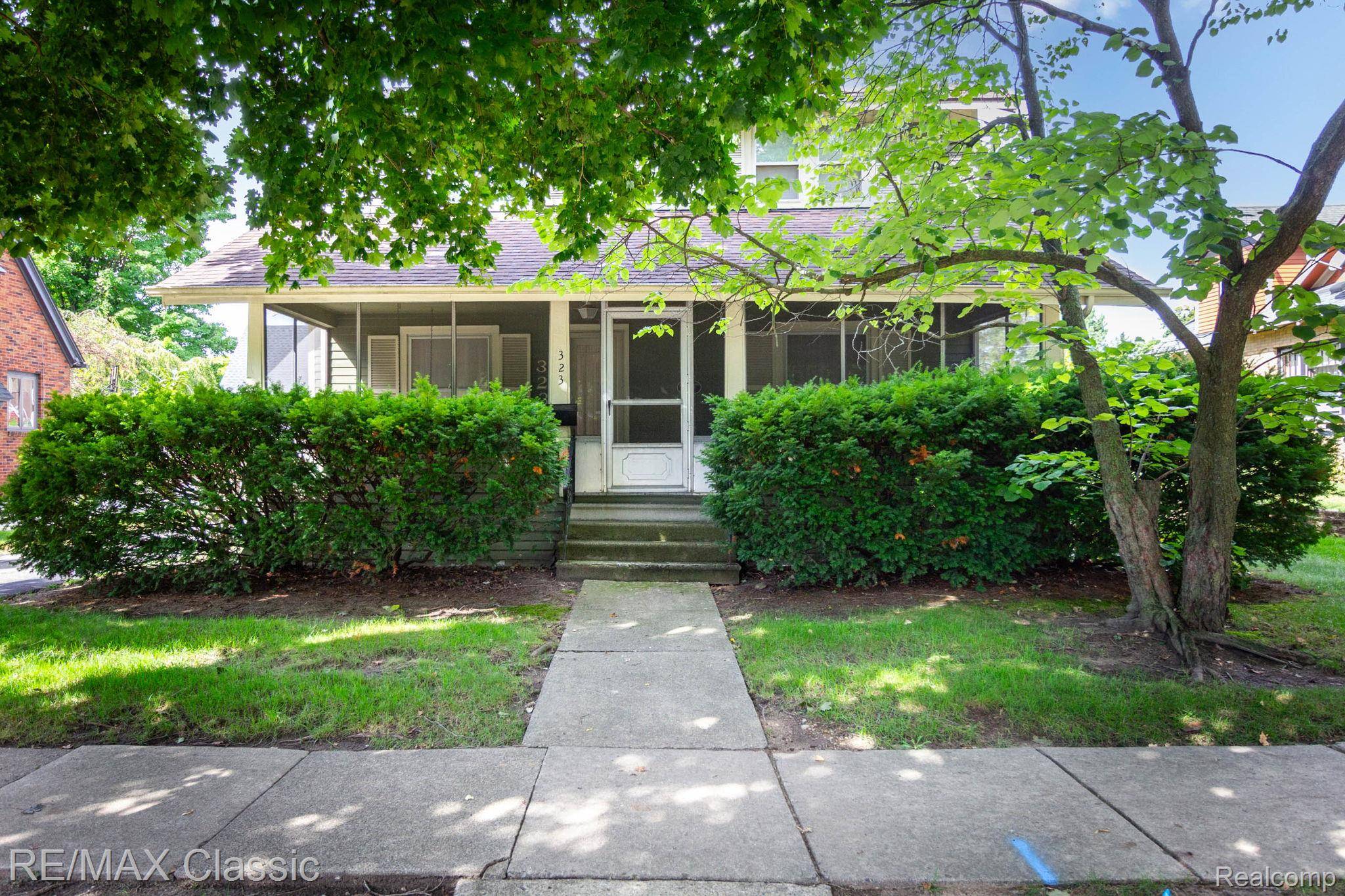 323 East ST, Milford, MI 48381