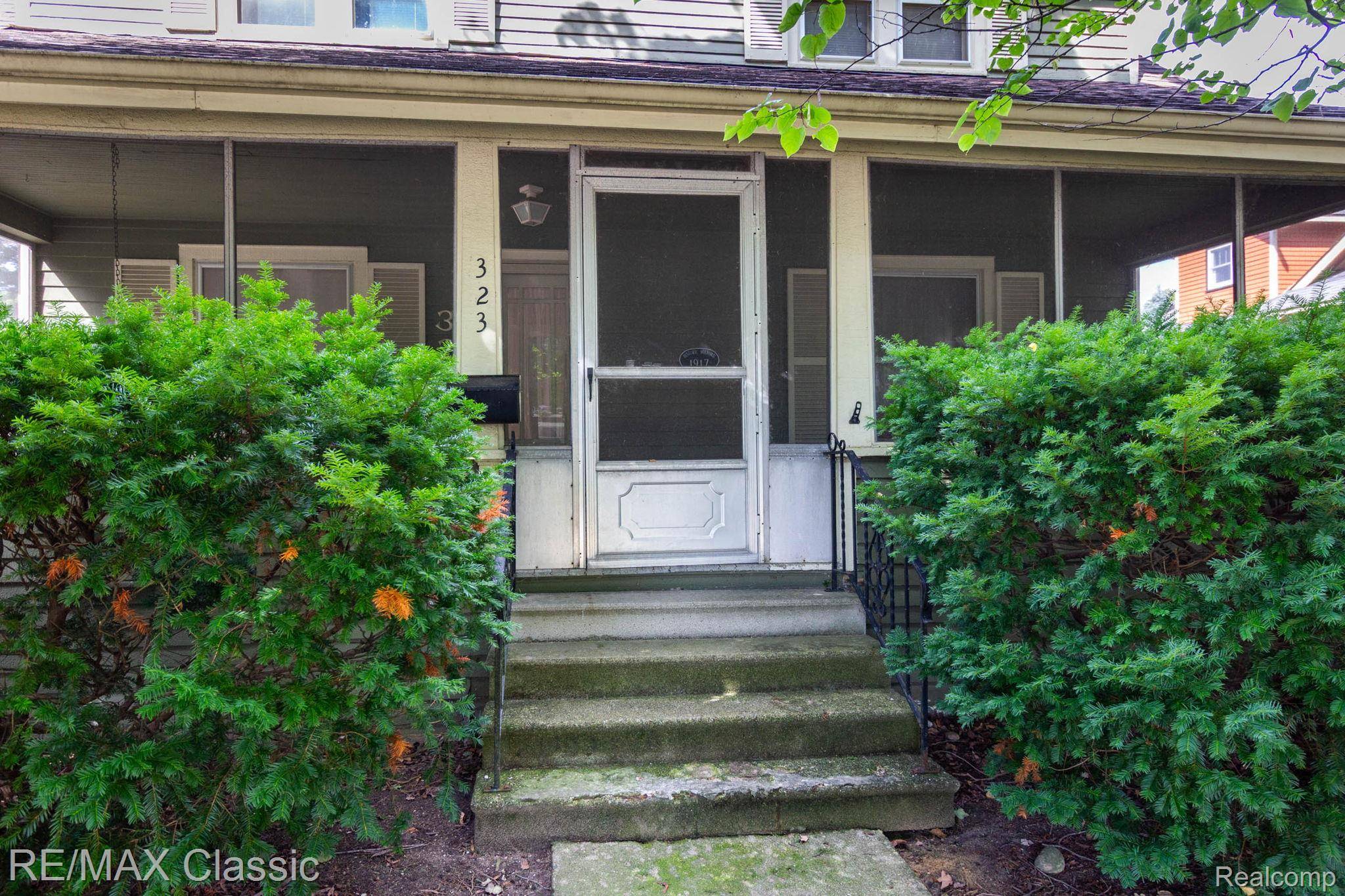 323 East ST, Milford, MI 48381