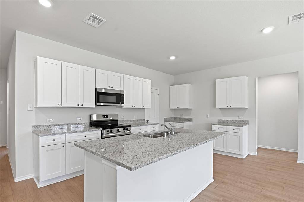 1907 Reveille Way, Terrell, TX 75160