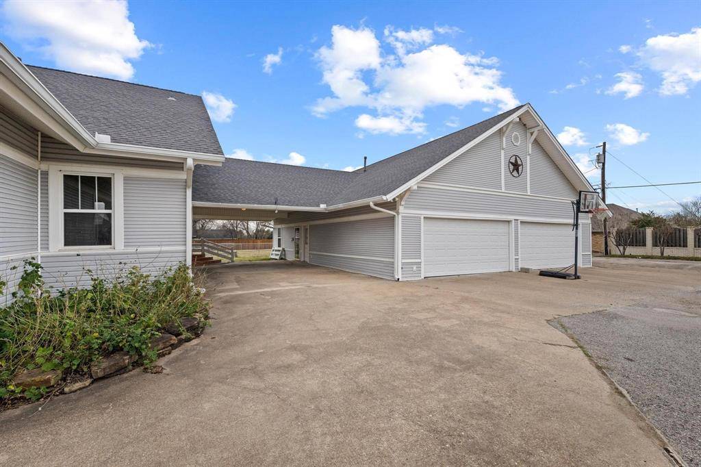 715 E 5th Street, Ferris, TX 75125