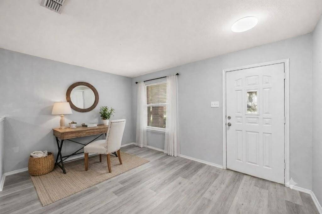 601 Amy Way, Euless, TX 76039