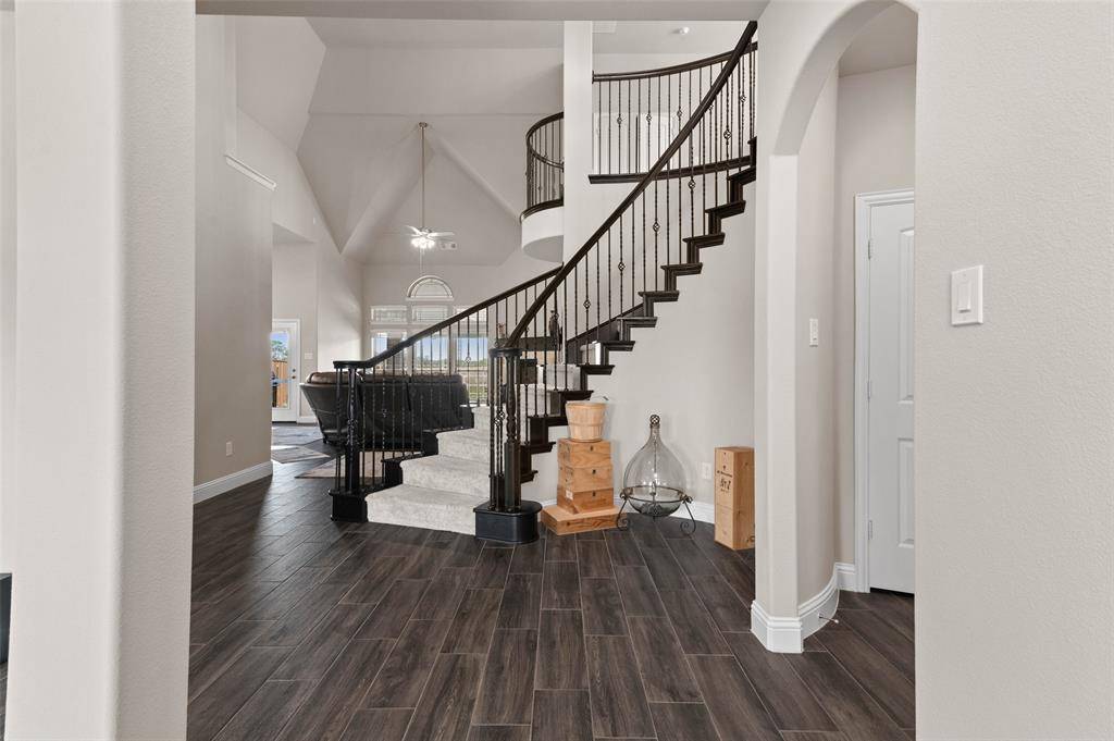 800 Beckington Drive, Shady Shores, TX 76208