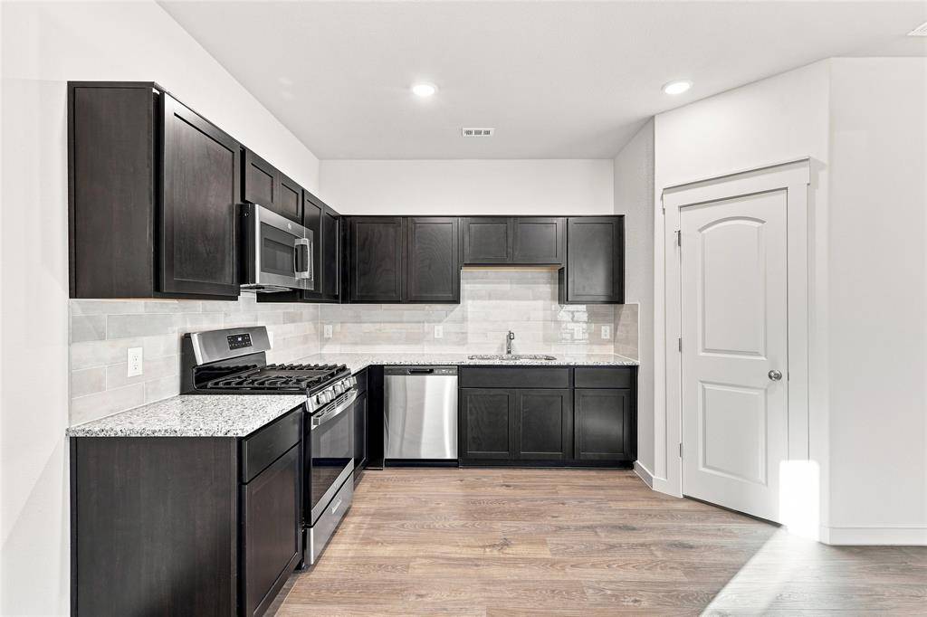 1760 Glacial Beech Place, Forney, TX 75126