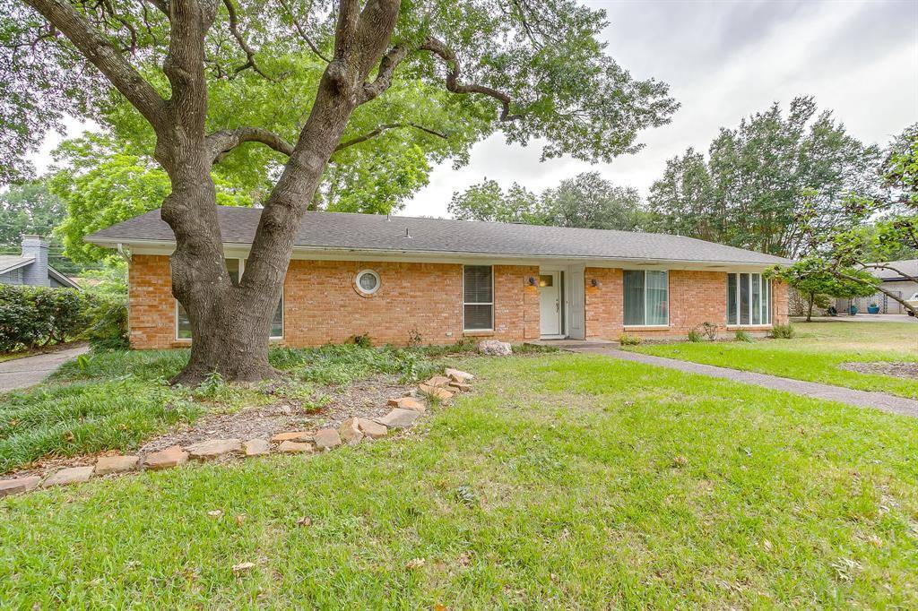 4000 Sundown Drive, Benbrook, TX 76116