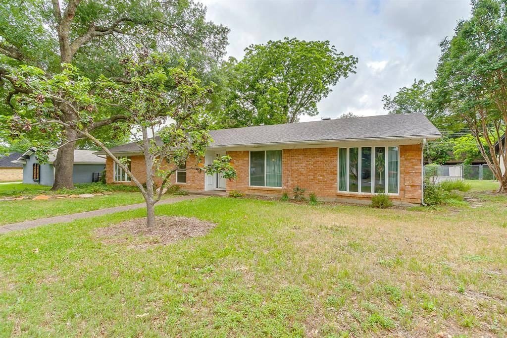 4000 Sundown Drive, Benbrook, TX 76116