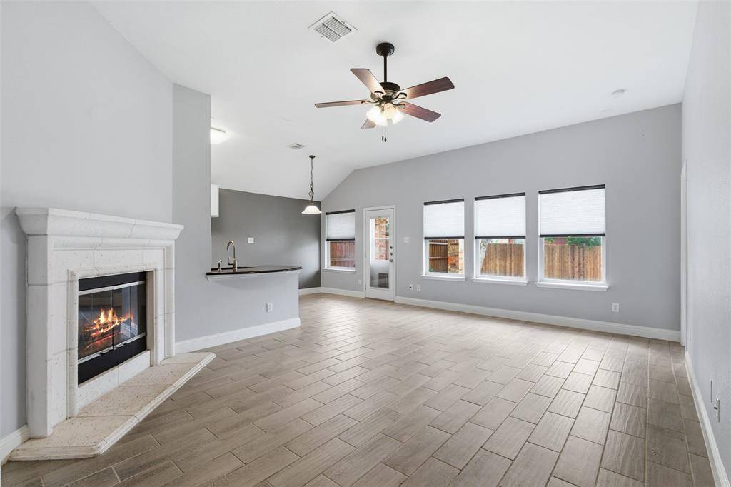 3705 Vista Greens Drive, Fort Worth, TX 76244