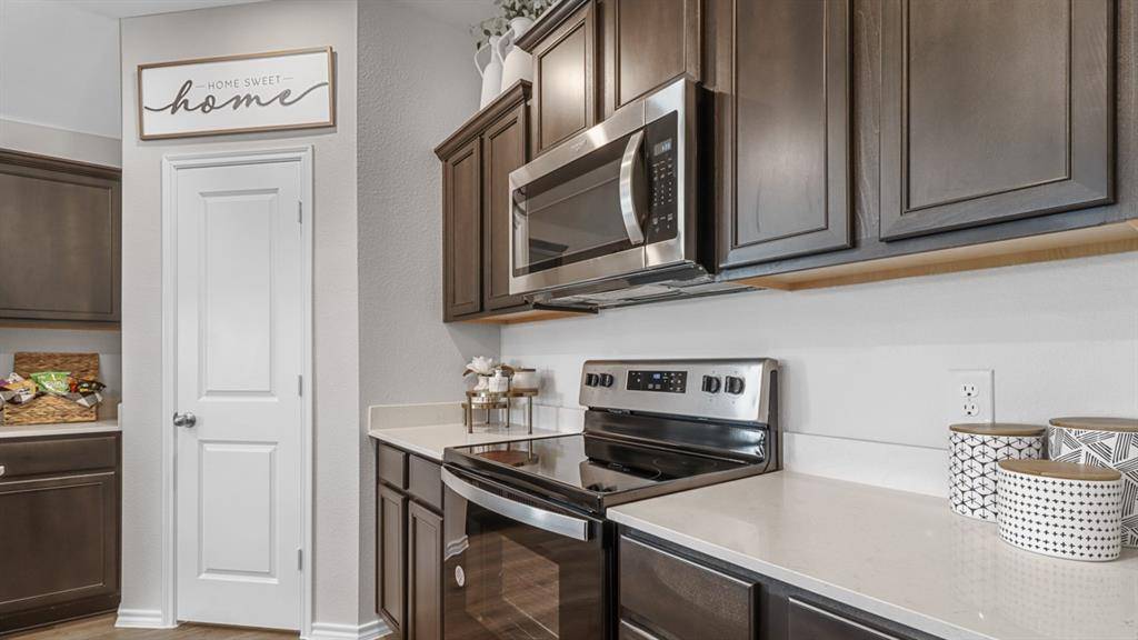 1667 Mantle Road, Crandall, TX 75114