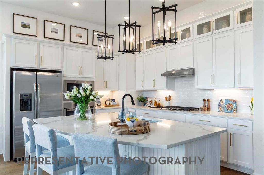 2038 Dripping Spring Avenue, Midlothian, TX 76065