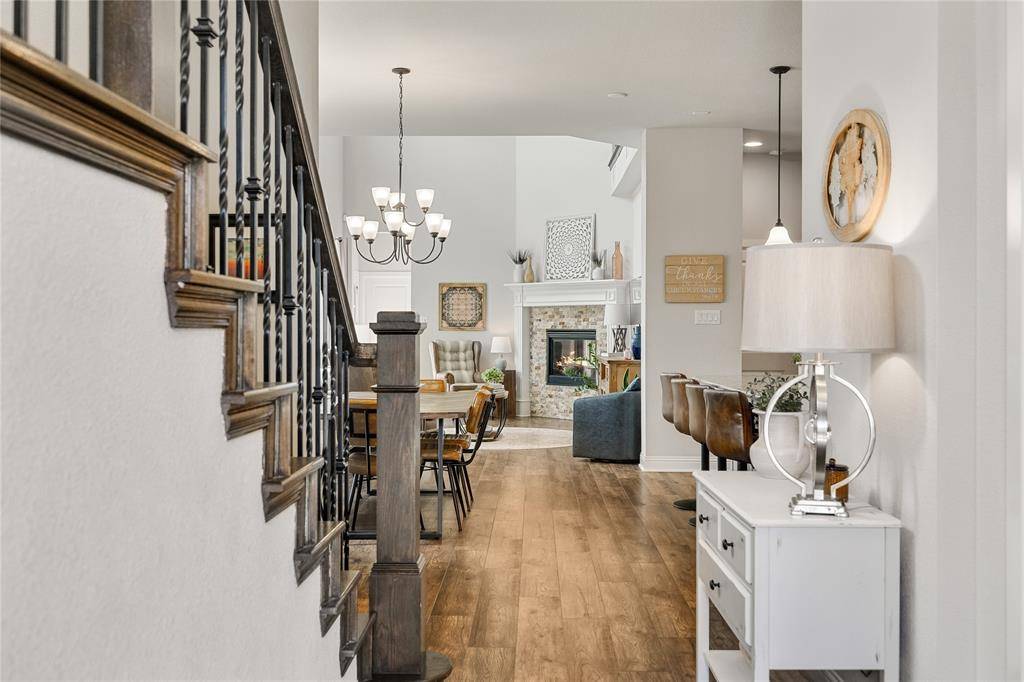 1820 Roundtree Circle W, Fort Worth, TX 76008