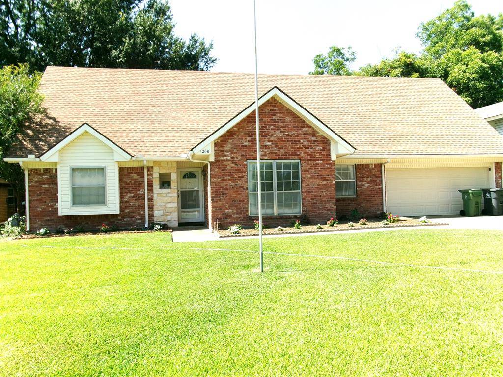 1208 Academy Drive, Arlington, TX 76013