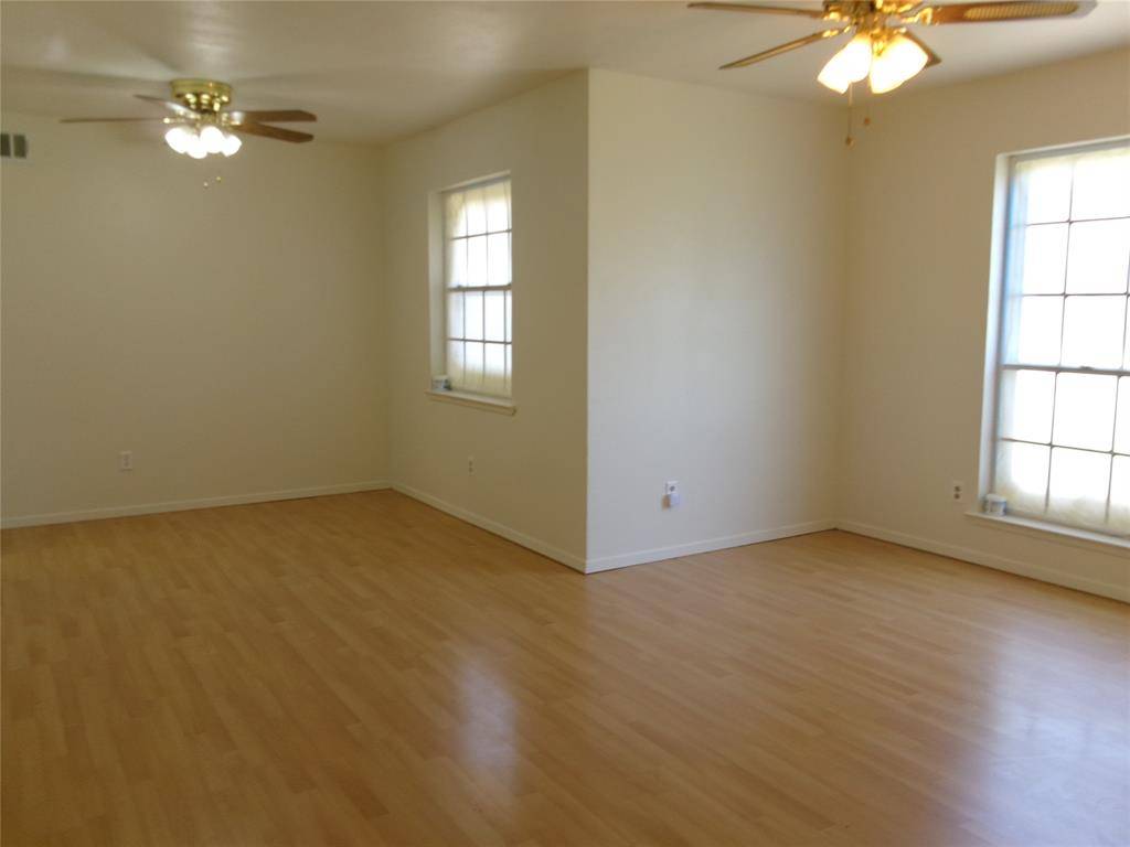 1208 Academy Drive, Arlington, TX 76013