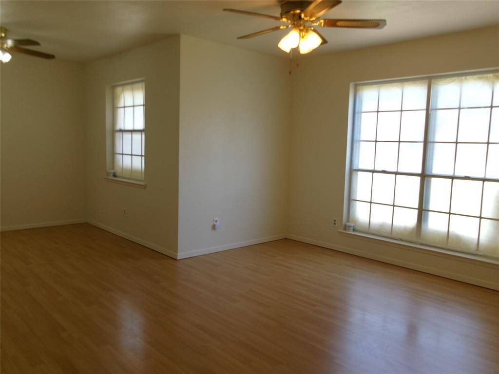 1208 Academy Drive, Arlington, TX 76013
