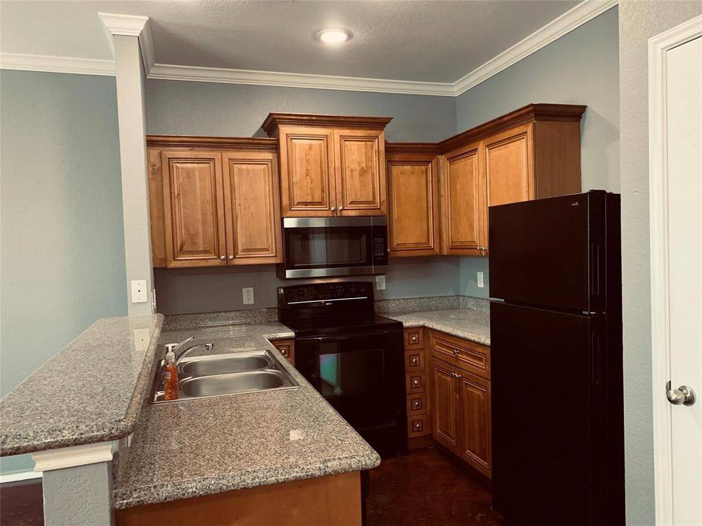 2304 Aldergate Drive, Arlington, TX 76012