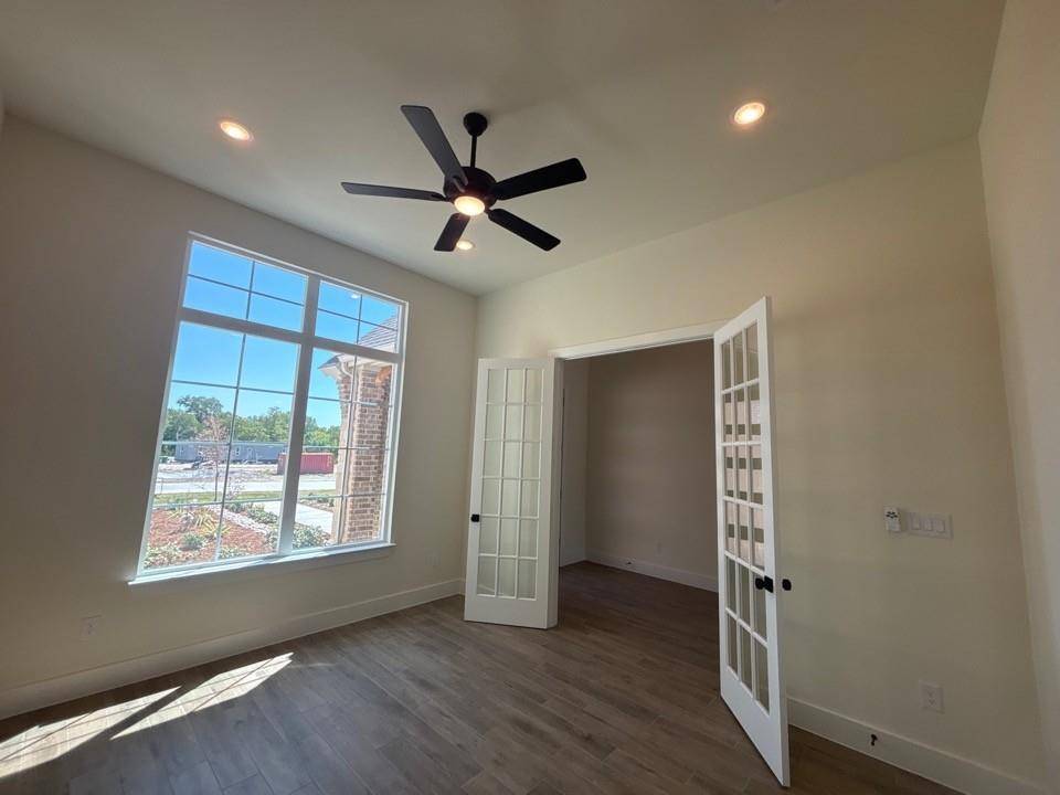 705 Water Side Drive, Van Alstyne, TX 75495