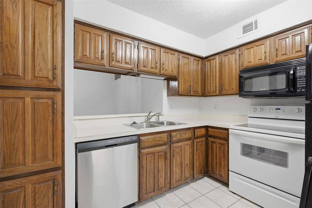14800 Enterprise Drive #22D, Farmers Branch, TX 75234