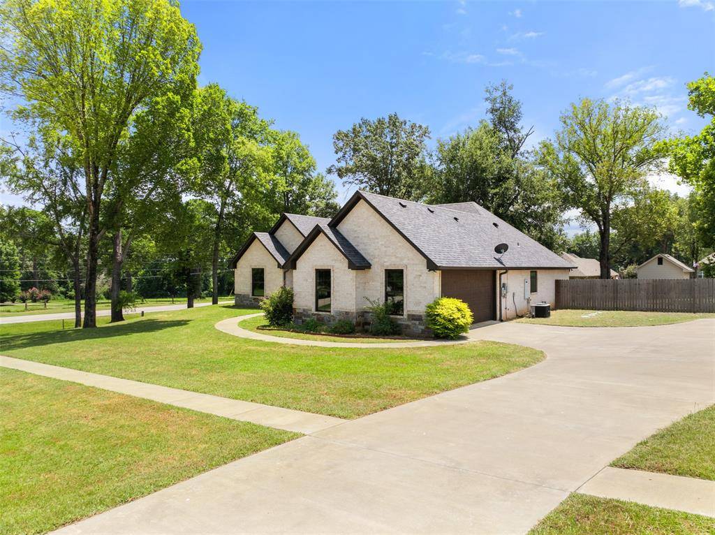 12109 Oak Grove Drive, Tyler, TX 75706