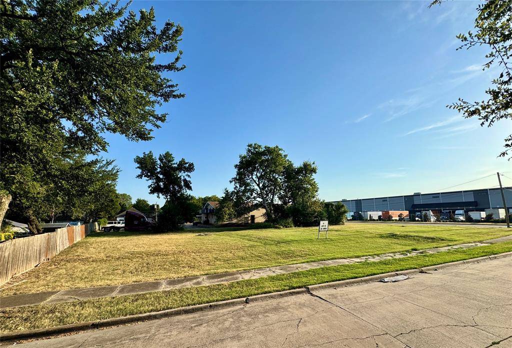 3734 Bayside Drive, Dallas, TX 75212