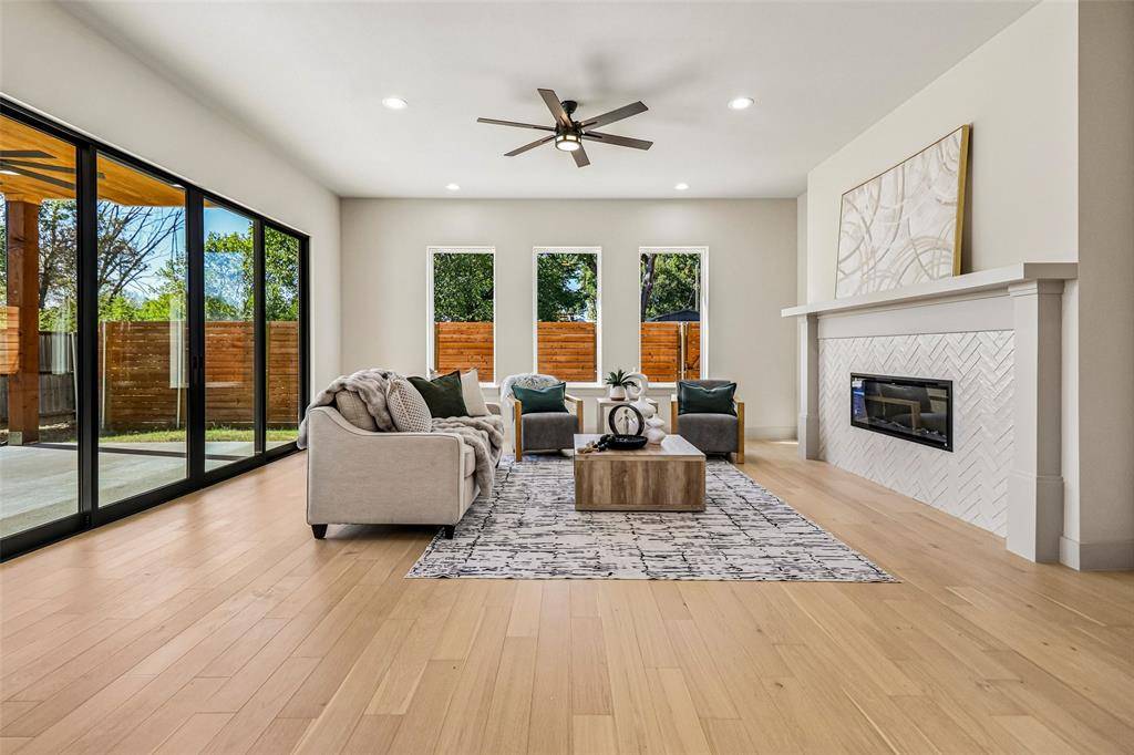 1842 Life Avenue, Dallas, TX 75212
