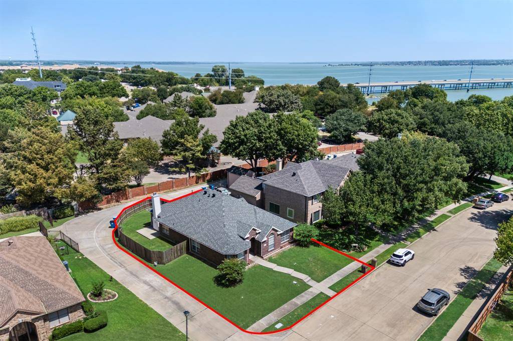 9701 Rochdale Drive, Rowlett, TX 75087