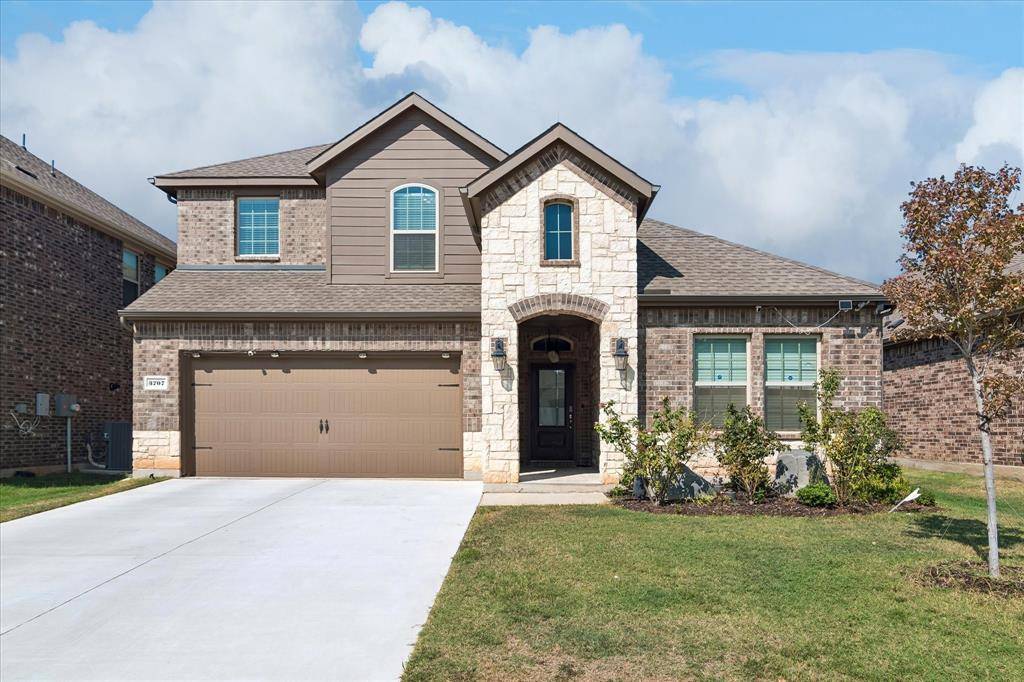 3707 Smuggler Mine Street, Aubrey, TX 76227