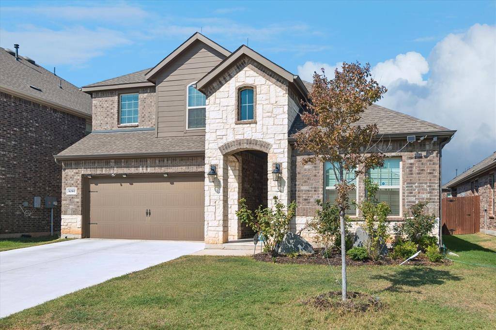 3707 Smuggler Mine Street, Aubrey, TX 76227
