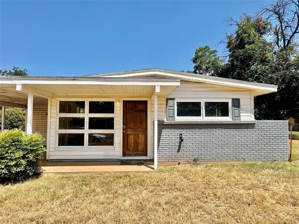 107 Laurel Drive, Winters, TX 79567